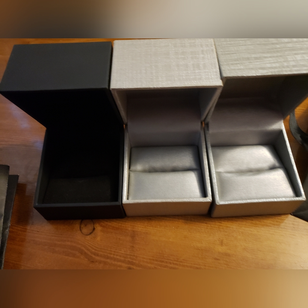 Zales and Kay Jewelers gift bags and Zales Ring boxes Bundle - Picture 2 of 5